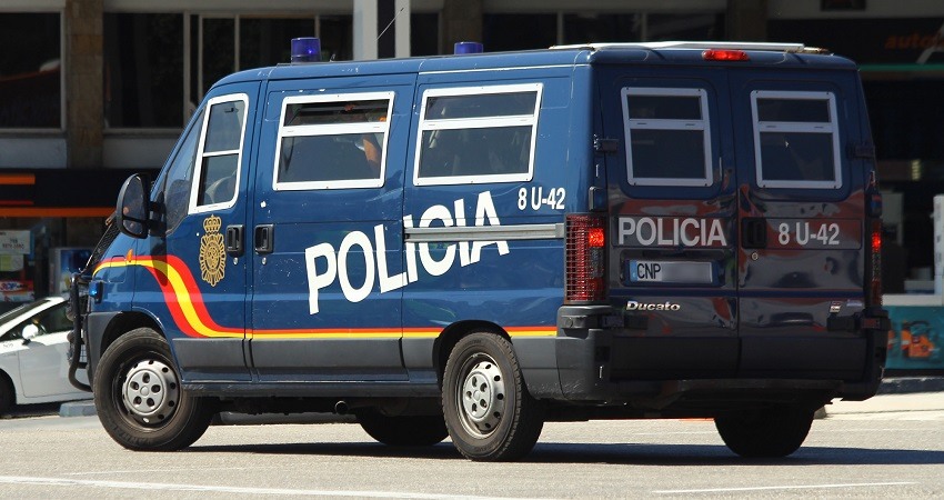 Furgon UIP perteneciente al Cuerpo Nacional de Policia de Espana