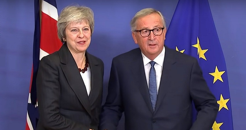 Juncker advierte a May que no hay espacio para renegociar el Brexit