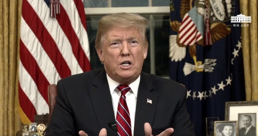 Donald Trump durante su discurso televisado desde la Oficina Oval de la Casa Blanca, el 8 de enero.