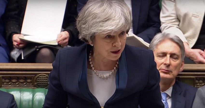 La primera ministra, Theresa May, durante su intervención en el Parlamento britanico que voto el acuerdo del Brexit