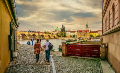 Pareja en Praga