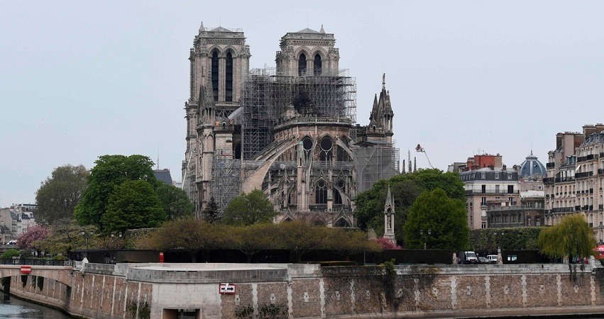 El incedio de Notre Dame extinguido