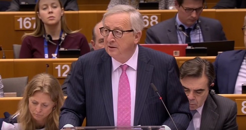 Juncker le dice al Parlamento britanico que alcance un acuerdo antes del 12 de abril