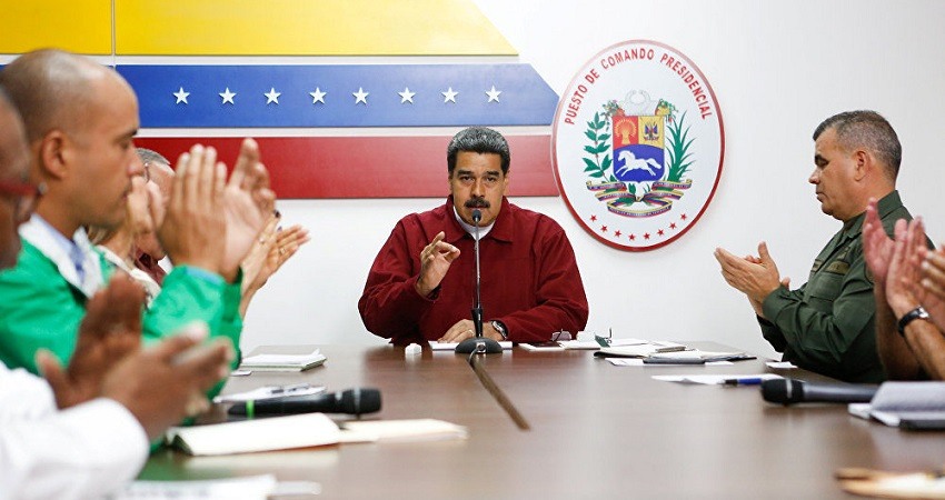 Maduro anuncia un plan de racionamiento de energia electrica de 30 dias