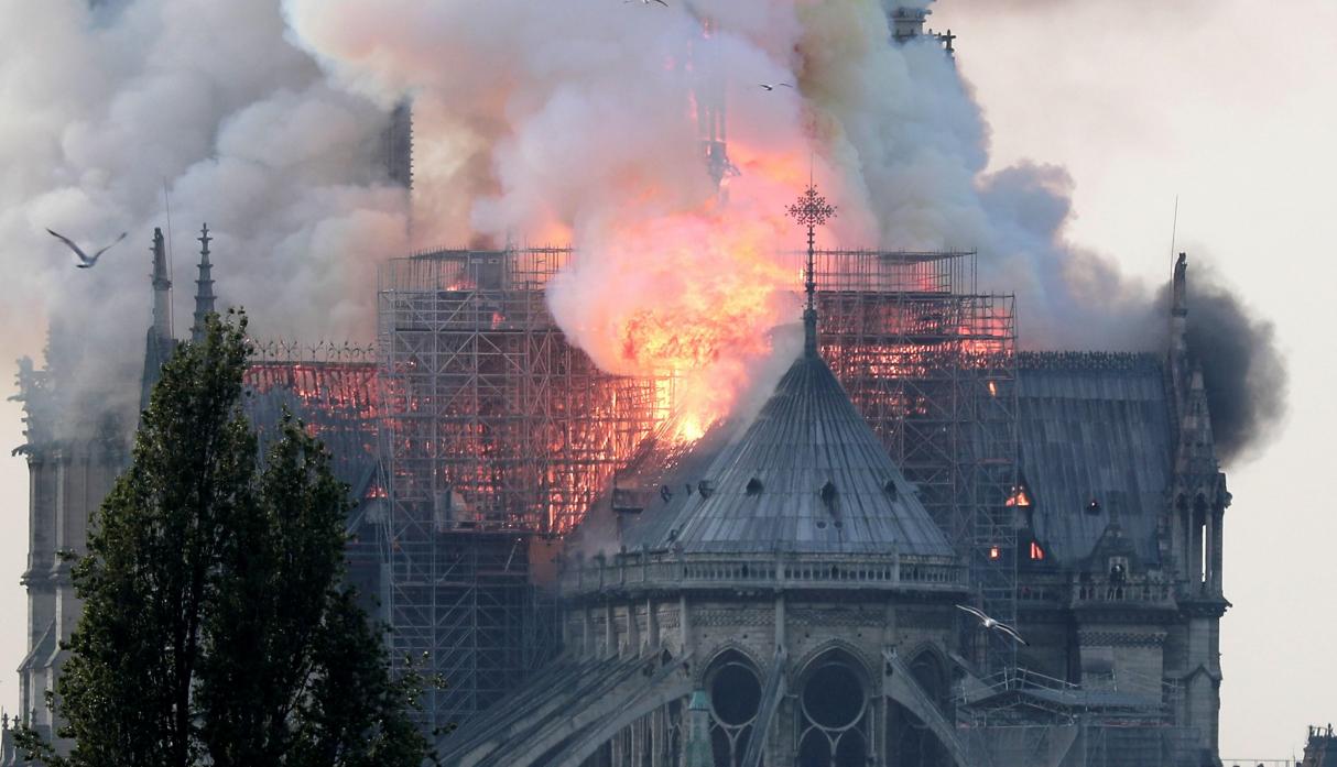 Notre Dame en llamas