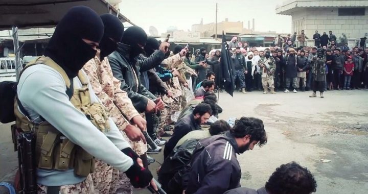 Tres meses después de la caída de su «califato», Daesh continúa con su represión en Siria