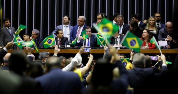 Bolsonaro avanza en su reforma del sistema de pensiones en la Cámara baja de Brasil
