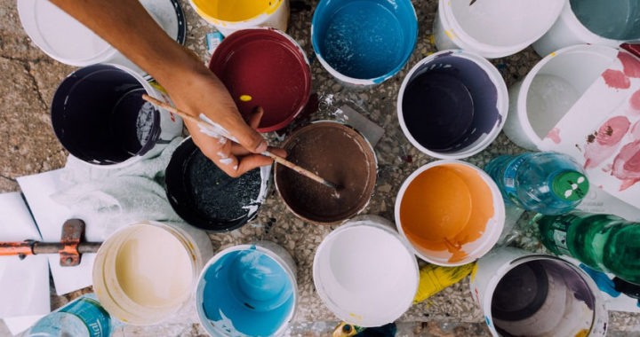 Las clases de pintura social que están revolucionando el arte