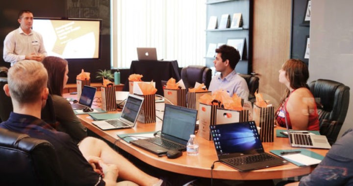 Cómo elegir una buena agencia de marketing digital para impulsar un negocio online