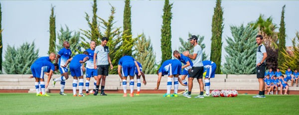 Inscribirse en una academia de fútbol