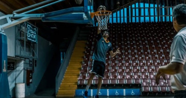 Viste como lo hacen tus jugadores de baloncesto favoritos