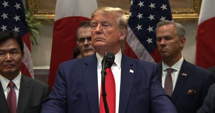 Siria: acusado de «traicionar» a los kurdos, Donald Trump amenaza ahora a Turquía