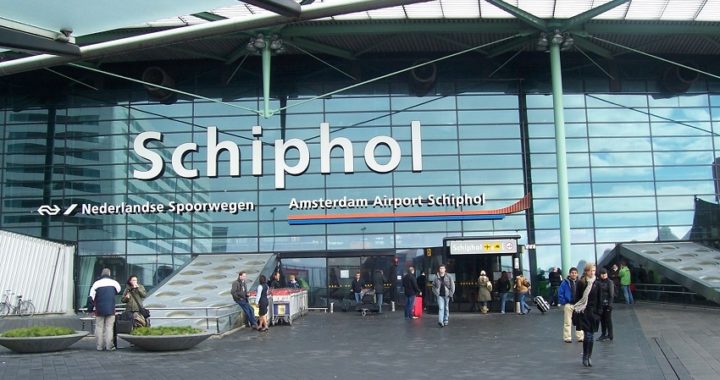 Un piloto de Air Europa activa por error la alarma de secuestro y evacúan el avión en Ámsterdam