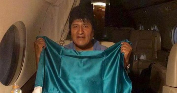 Evo Morales abandona Bolivia con rumbo a México después de obtener asilo político