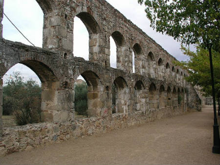 Acueducto de San Lázaro merida