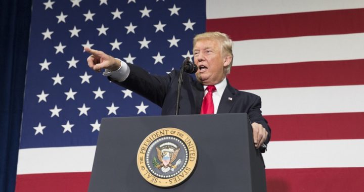 Trump no se compromete con una transición pacífica del poder si pierde