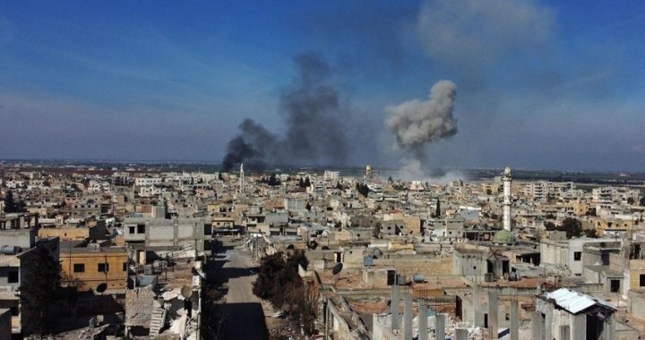 Turquía ataca objetivos sirios en respuesta a los 30 soldados turcos muertos en un bombardeo en la provincia de Idlib