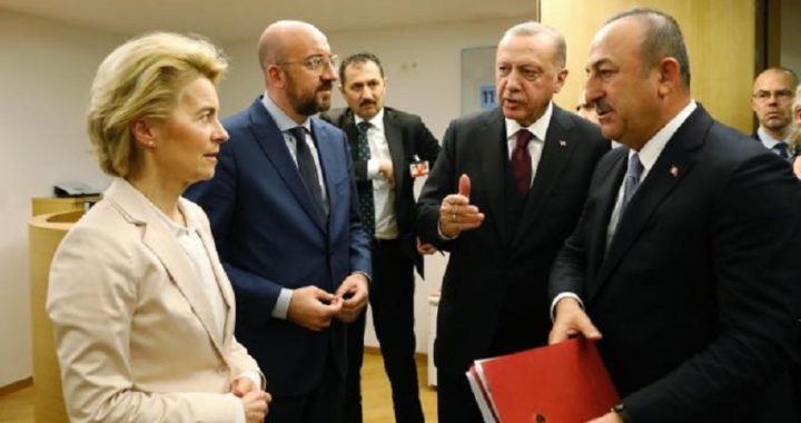 La UE sigue comprometida con el pacto de refugiados con Turquía