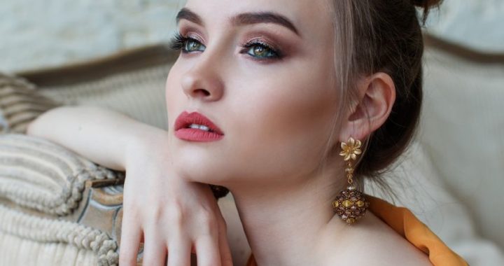 ¿Qué tipos de pendientes se ajustan mejor a tu rostro?