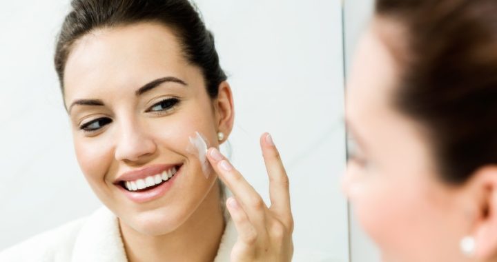 Aprovecha y disfruta el tiempo en casa con Bella Aurora y su línea de cosméticos