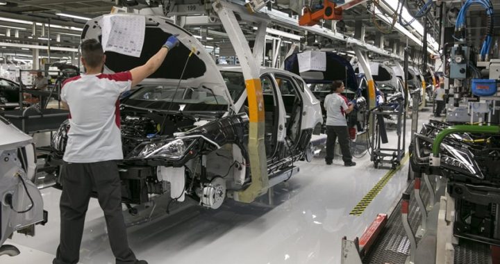 El Gobierno refuerza el sector del automóvil con un Plan dotado con 3.750 millones euros