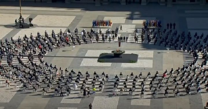 Las altas instituciones del Estado y la sociedad civil rinden homenaje a las víctimas del Covid-19