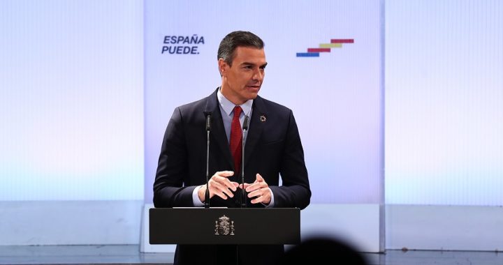 Sánchez presiona al PP para «arrimar el hombro» ante los grandes del Ibex