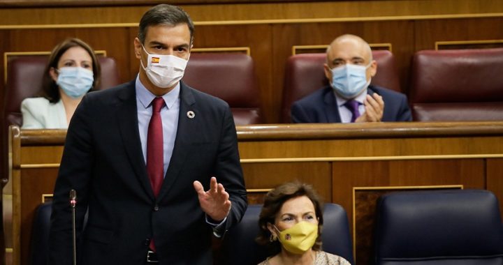 Sánchez, a Casado: “Los únicos recortes que necesita España es recortar la corrupción del PP”