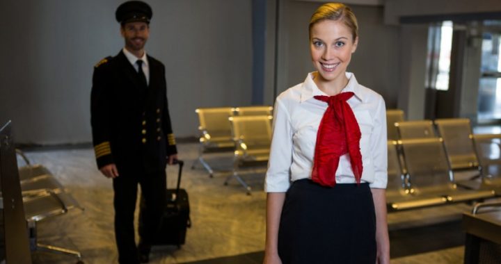 ¿Quieres ser azafata de vuelo en Barcelona?