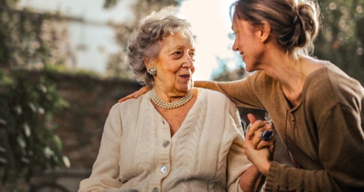 La mejor manera de encontrar una residencia de mayores en España