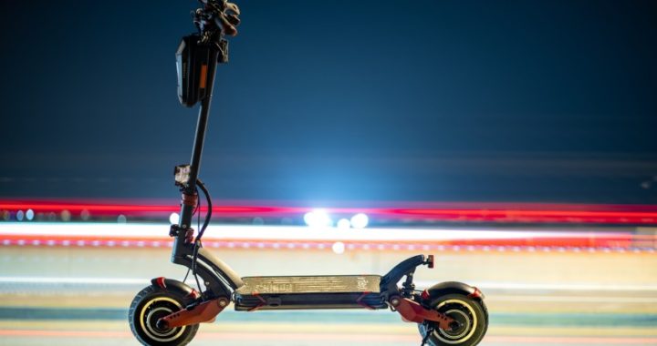 Consejos para desplazarte con patinete eléctrico de la manera más segura