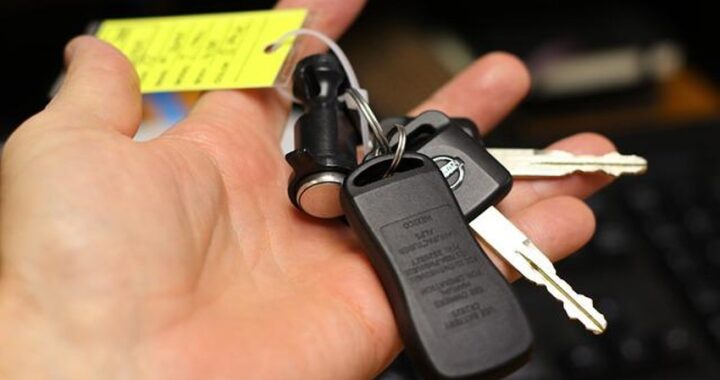 La forma más fácil y rápida y transferir tu coche online: Transferencia24