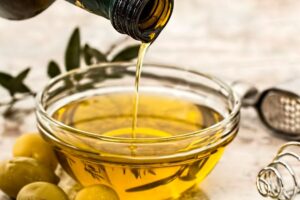 Luis Planas: Los estudios científicos avalan las bondades del aceite de oliva virgen extra