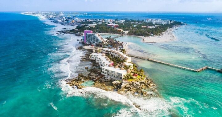 Explora Cancún con un tour de catamarán a Isla Mujeres