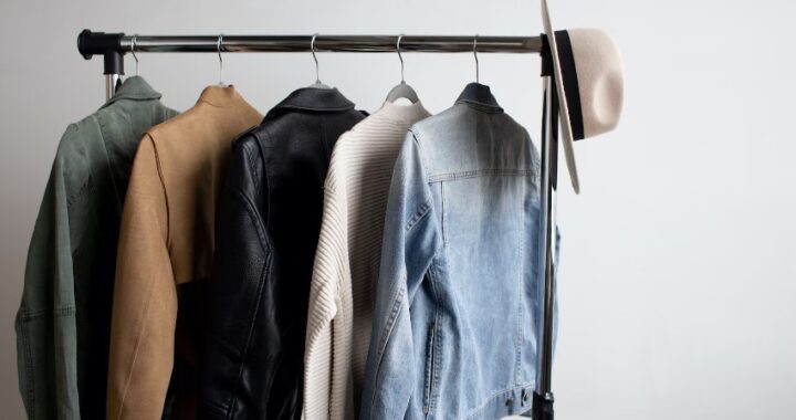 Cómo vestir ropa ancha y lucir un look impecable