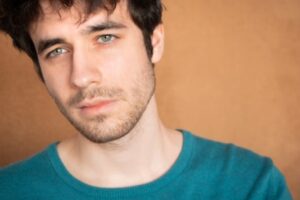 ¿Te sumas a la moda de la barba incipiente?