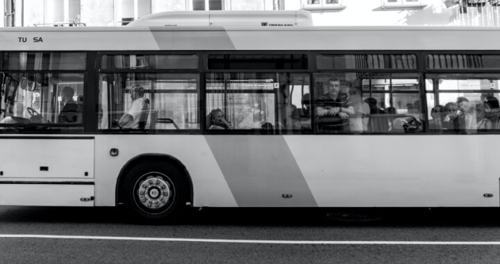 Viajando en Bus por España, Rutas Populares desde Madrid a Valencia y Barcelona