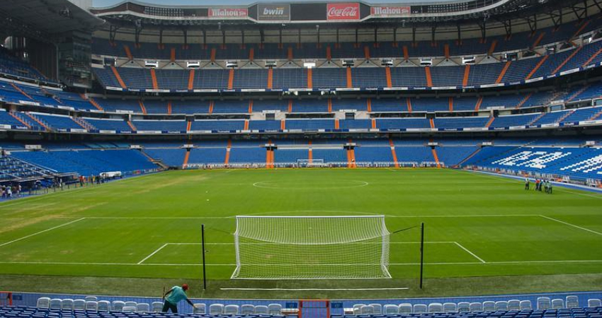 El Santiago Bernabéu antes de un partido de Champions