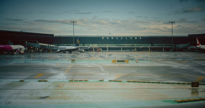 Cómo llegar al aeropuerto de Barcelona: estacionamientos y servicios para los viajeros