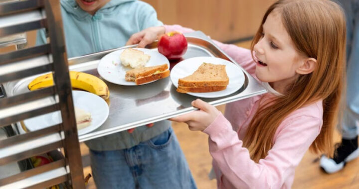 Más allá de las aulas: cómo influye el entorno escolar complementario en el aprendizaje