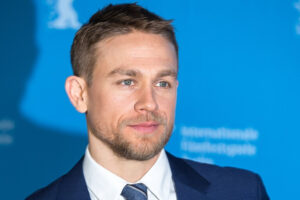 Películas y programas de TV de Charlie Hunnam: guía completa de sus mejores papeles