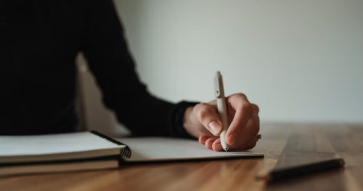 Echar o hechar: cuál es correcto y ejemplos de uso